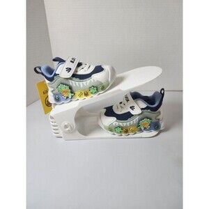 B.Duck Size 22 Kids Sneakers